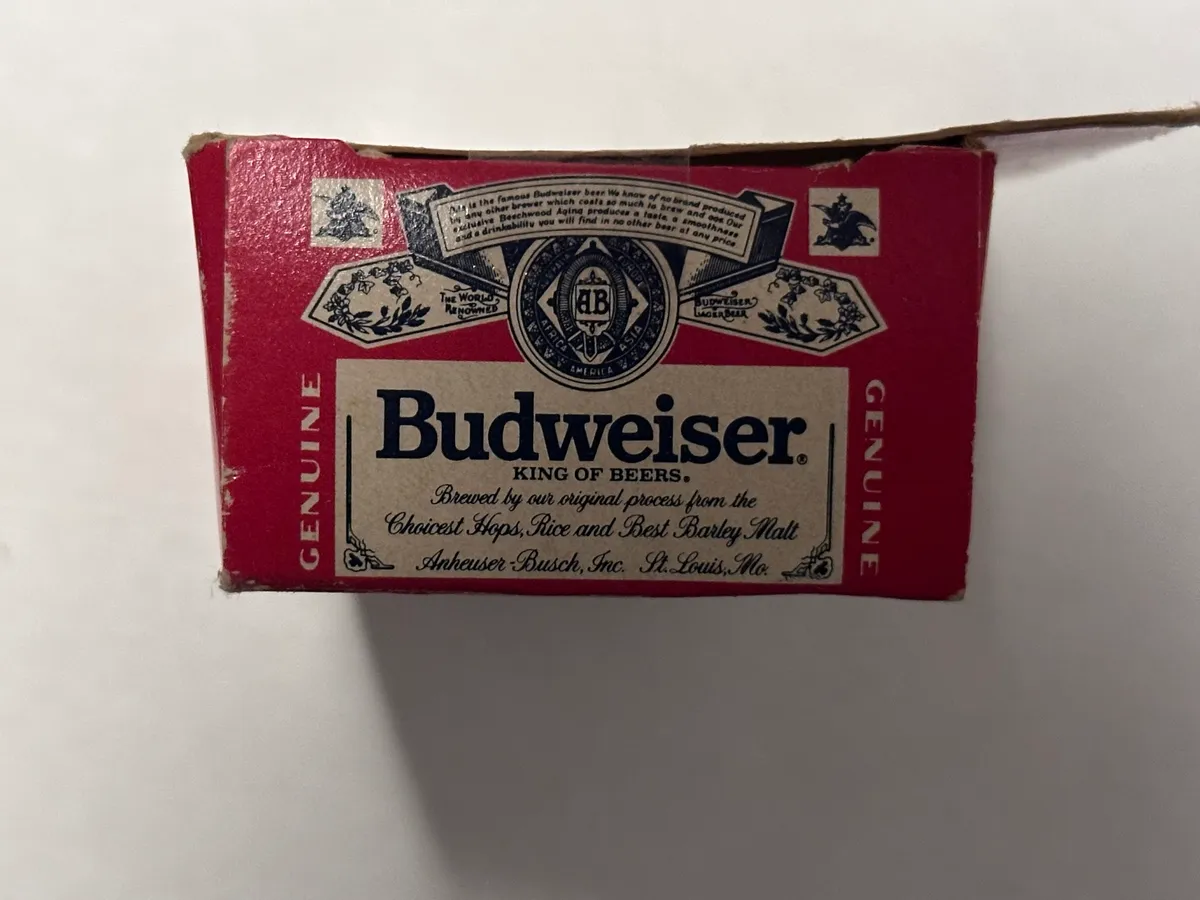 Lledo 1/64 Model Car “King of Beers” 4