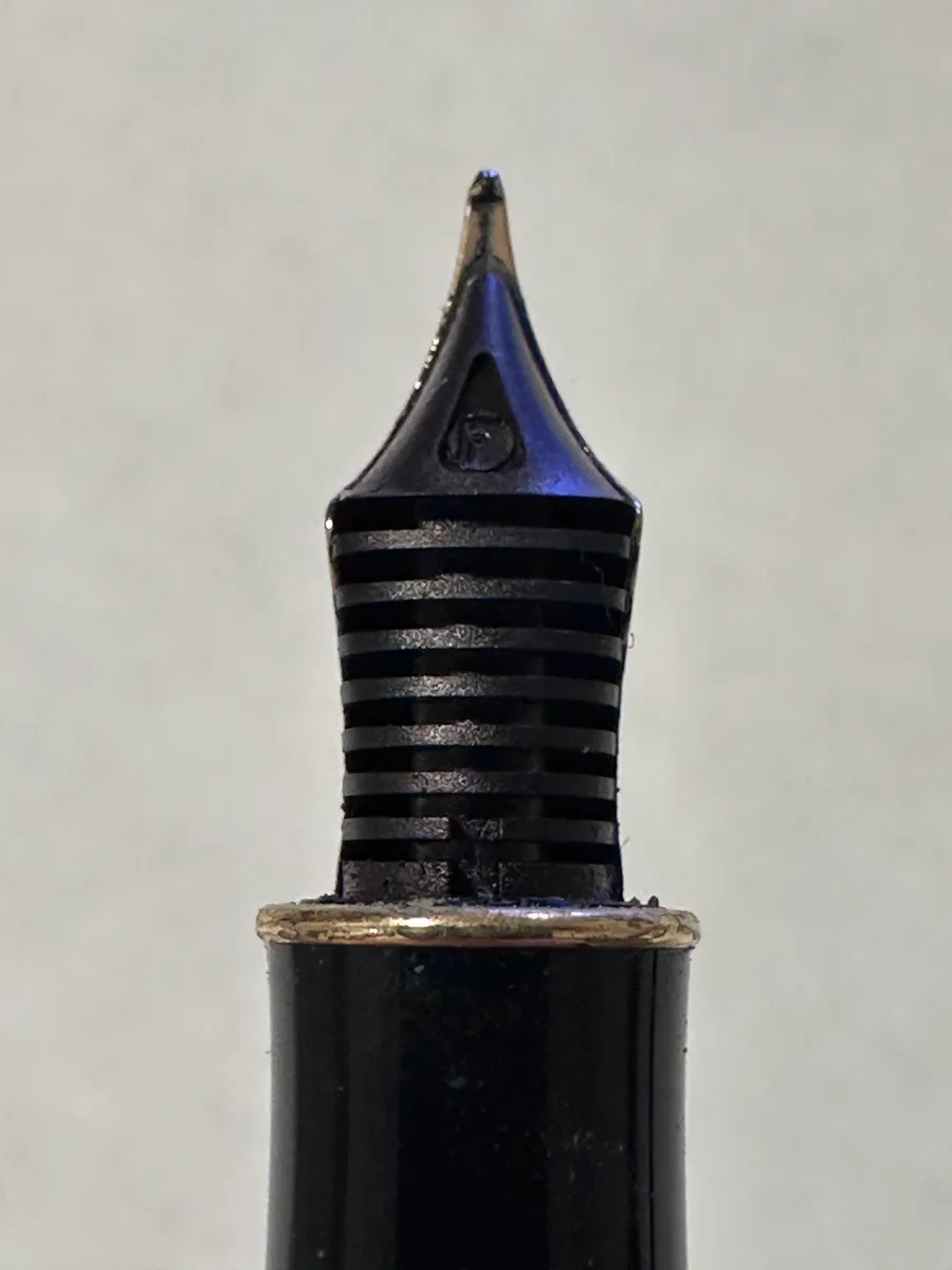Parker Sonnet Fountain Pen - 18K Gold Nib - Red Lacquer 6
