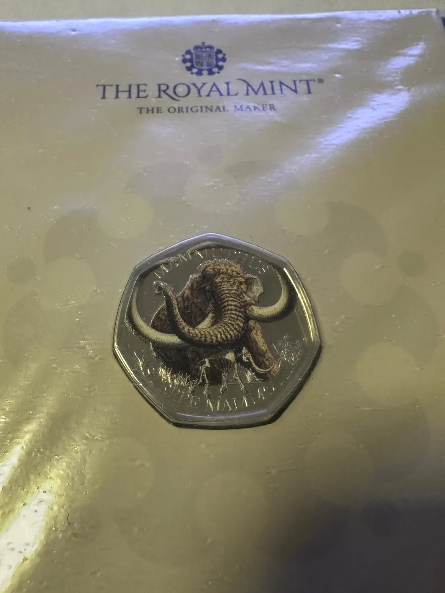 Colourised Royal Mint 50p Coin - Mammoth “A Gentle Giant” Natural History Museum (BU, Limited 10,000) 3