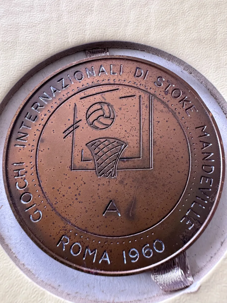 Historic 1960 Rome Paralympics Bronze Medal – Israel's First-Ever Basketball Team Medal 2