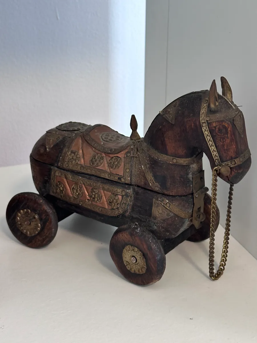 Vintage Rajasthani Horse-on-Wheels Trinket Box, Brass and Copper Clad Carved Wood, 15 cm