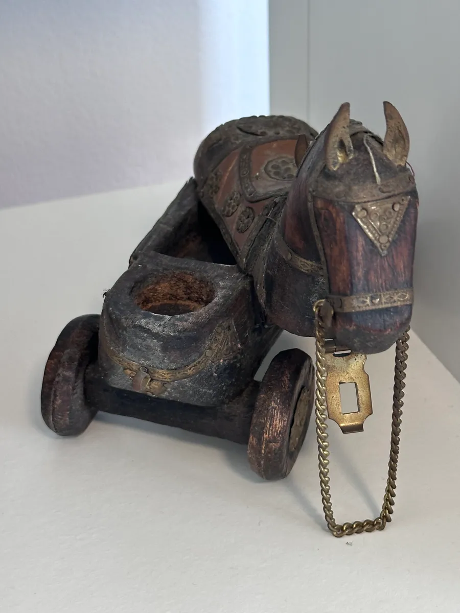 Vintage Rajasthani Horse-on-Wheels Trinket Box, Brass and Copper Clad Carved Wood, 15 cm 3