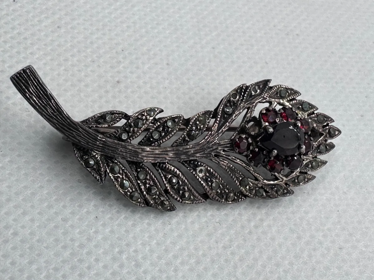 Vintage Silver Leaf Brooch with Gemstones 4