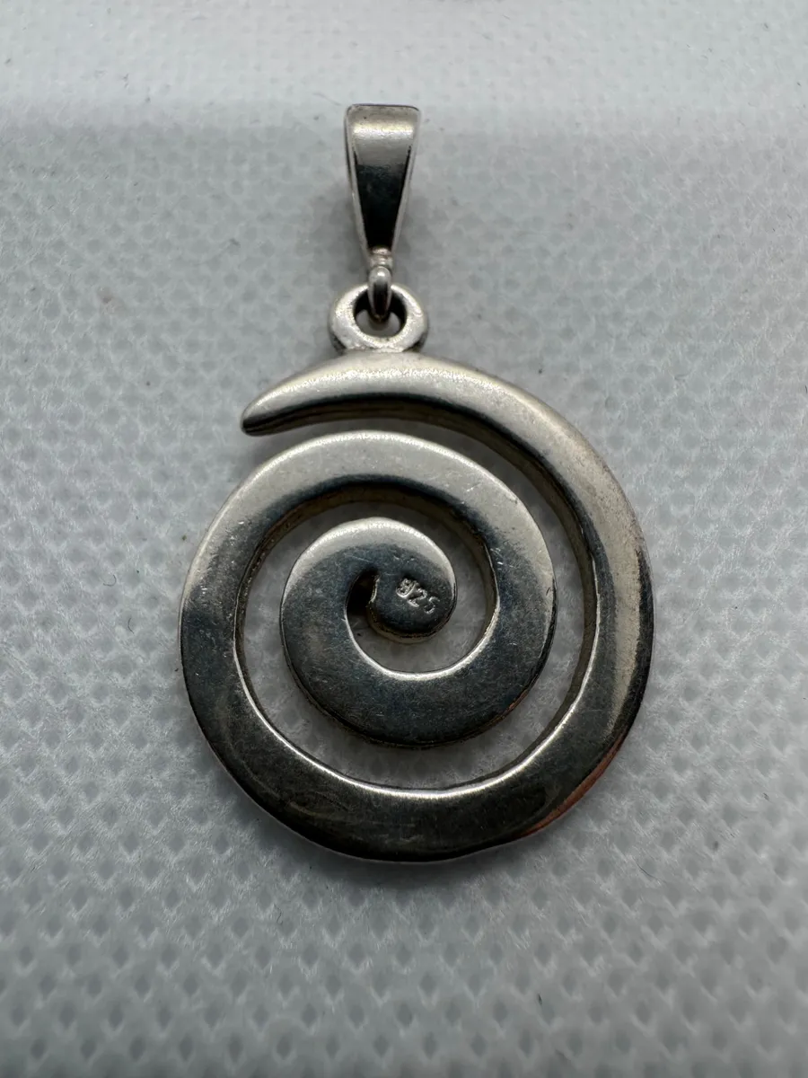 Silver Spiral Earring and Pendant Set 4