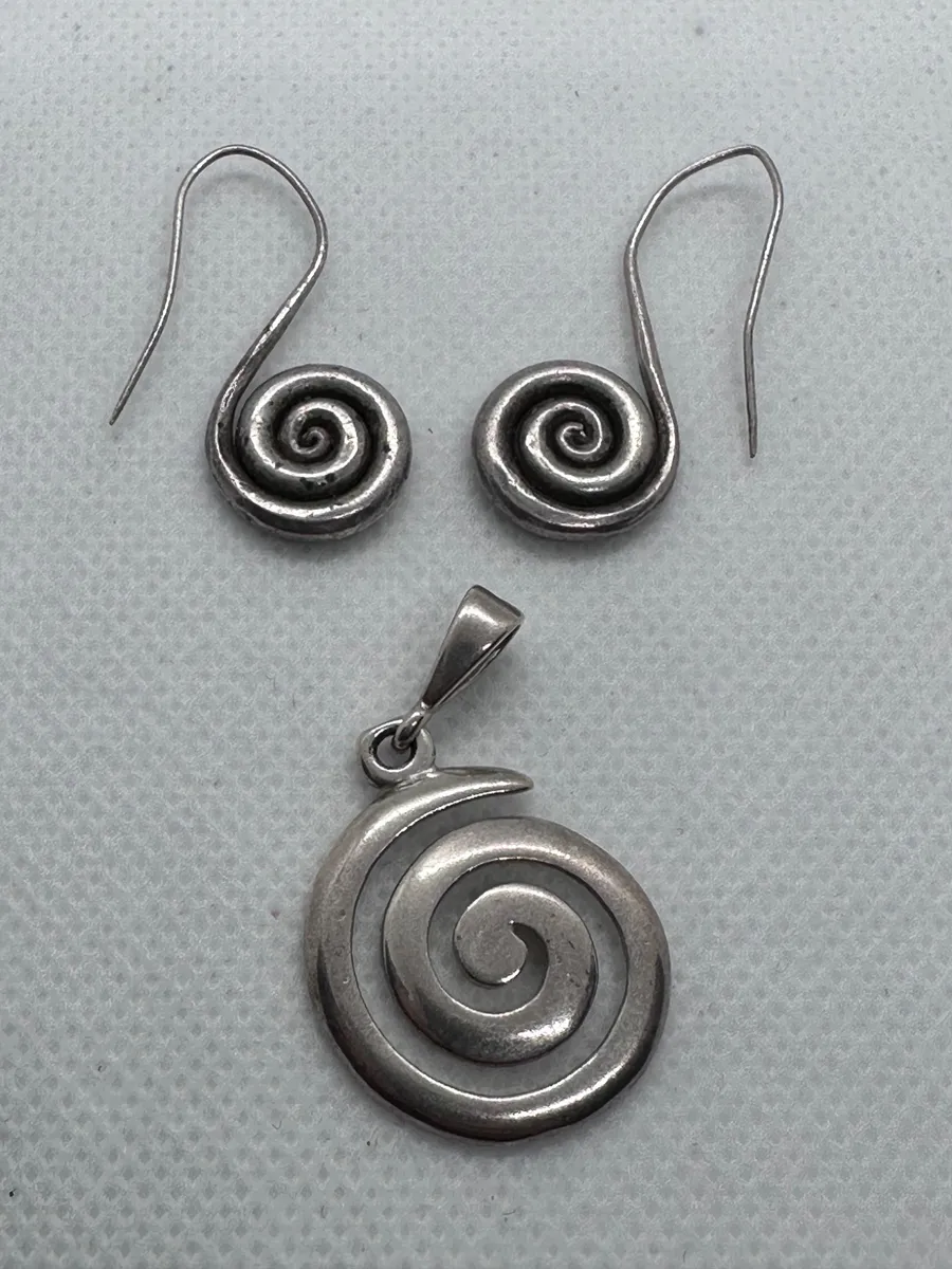 Silver Spiral Earring and Pendant Set 2
