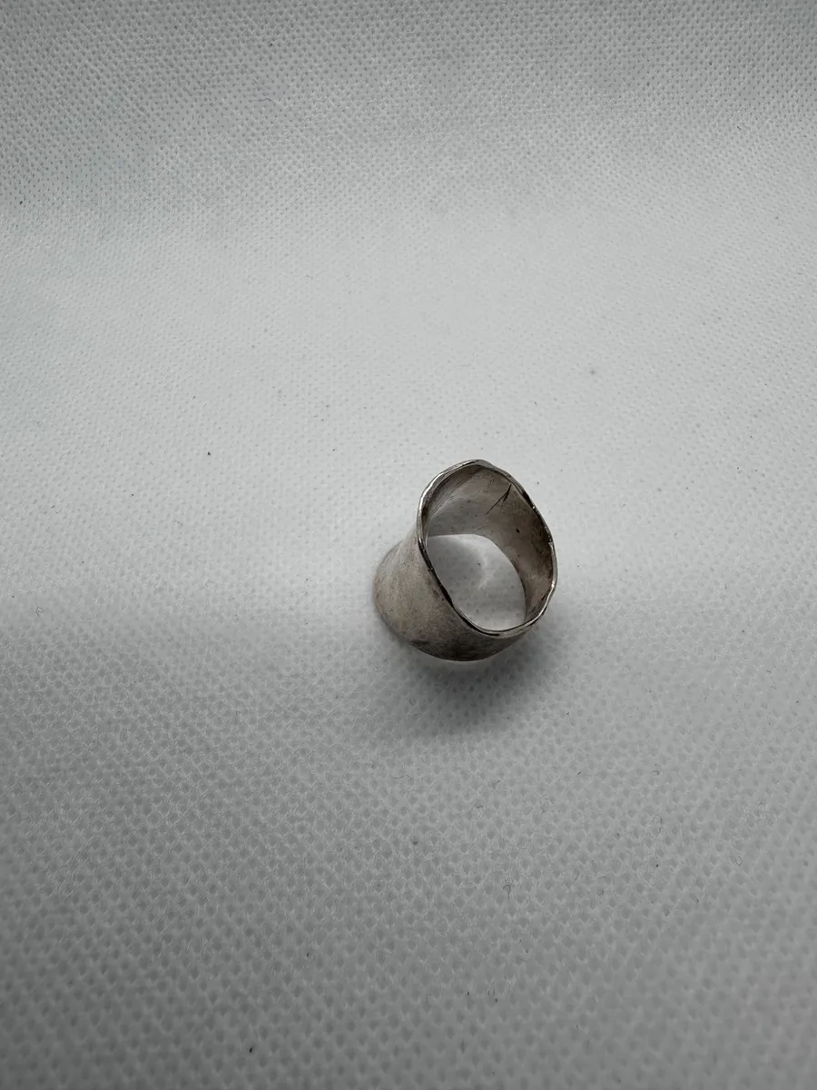 Sterling Silver Wide Tapered Band Ring - US 7.5 3