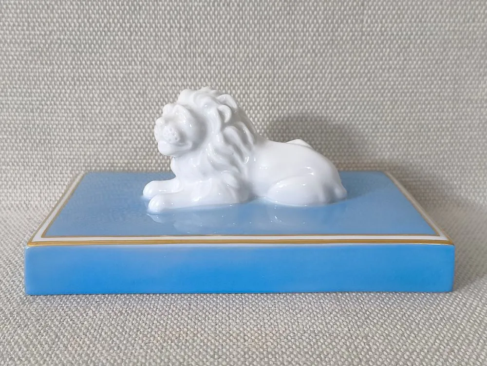 Porcelain Bavarian Lion Paperweight - Porzellan Manufaktur Nymphenburg
